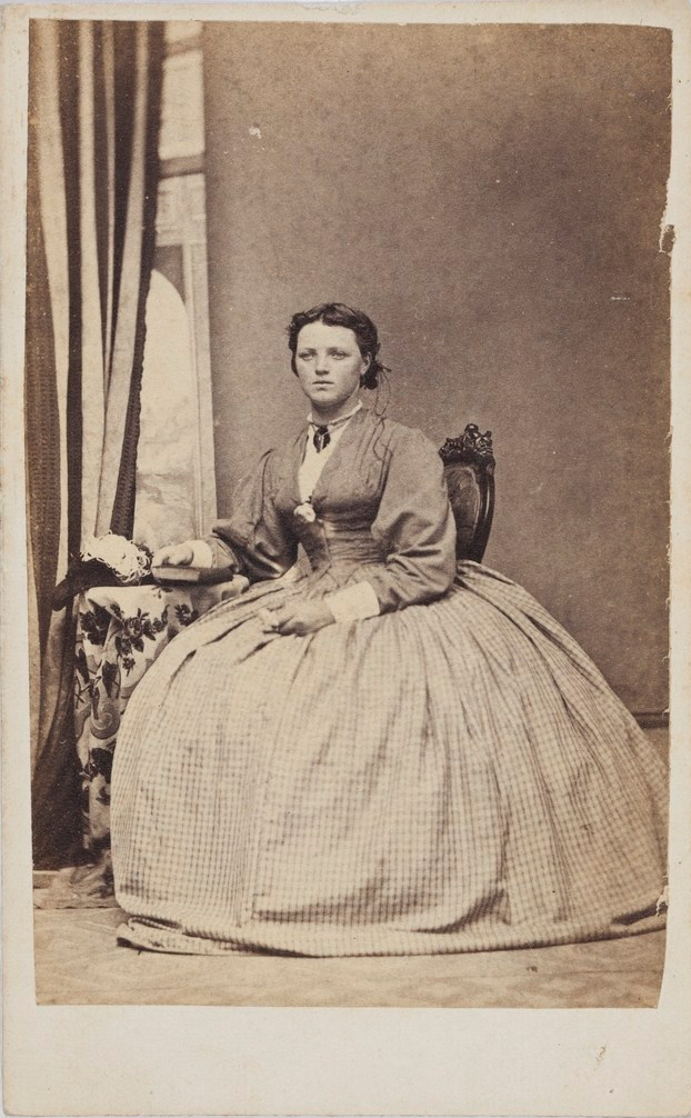 Unidentified female, nineteenth-century Parramatta. 1860s. Old Parramatta. Old Parramattan. Carte de visite. Burgin.